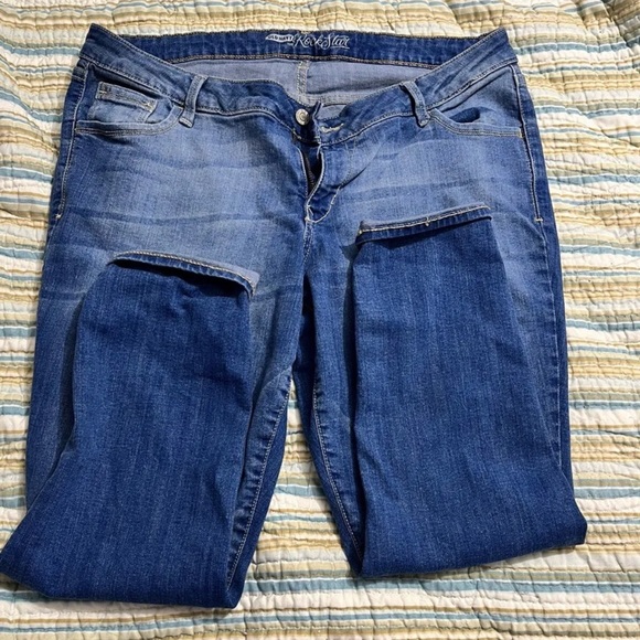 Old Navy Rockstar Capris - Picture 1 of 3